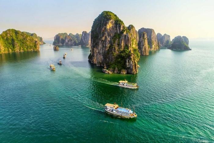 White Crown Hotel Ha Long Exteriör bild